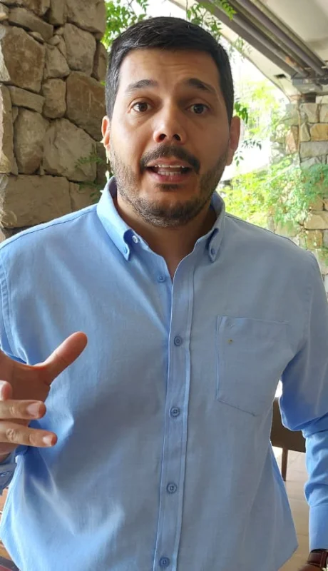 Nicolás Gonzále de Demokratia