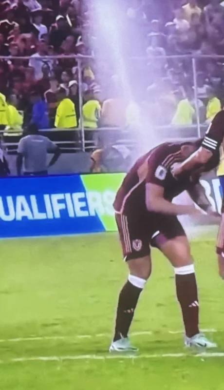 Cerca del final se abrieron los aspersores de riego