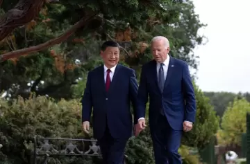 Biden aterrizó en Perú y se reunirá con su homólogo Xi Jinping