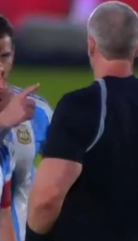 La fuerte recriminación de Leo Messi a Anderson Daronco: "Sos un cagón".