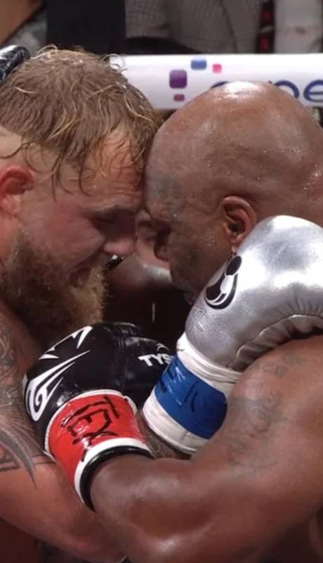 Mike Tayson y Jake Paul en la pelea del año
