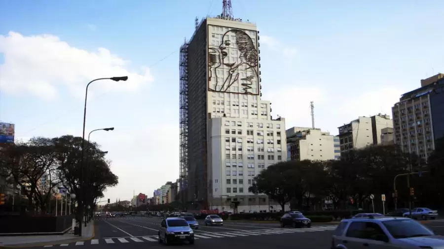El edificio está en muy mal estado y entorpece el tránsito. (Foto: web)