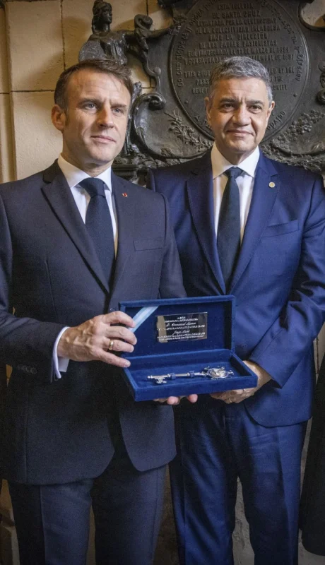 Jorge Macri le entregó a Emmanuel Macron la llave de Ciudad