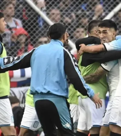 Todos los abrazos son Facundo Mura