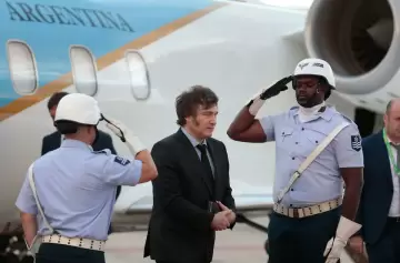 Tras lo sucedido con $LIBRA, Milei viaja a EE.UU. y se reunirá con Musk y el FMI