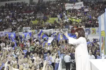 Cristina Kirchner llamó a construir un frente amplio para derrotar a Milei