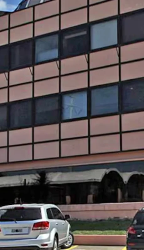 Edificio de la ex Ciccone.-