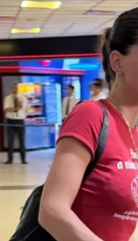 La China Suárez volvió al país.