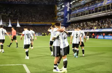 En el último baile del 2024, Argentina le ganó merecidamente a Perú