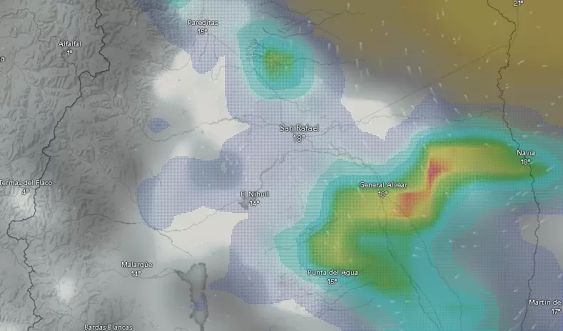 El principal núcleo de tormenta a las 09.41 pendía sobre el departamento de General Alvear y en segundo término al norte de San Rafael.
