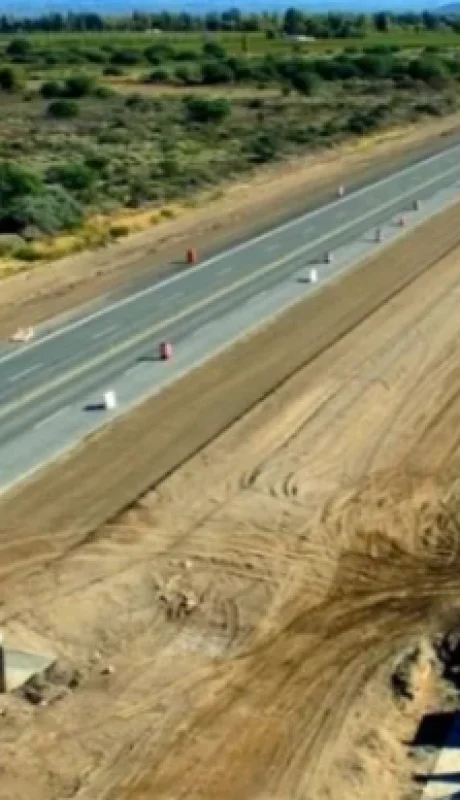 La doble vía Mendoza - San Juan fue anunciada en la gestión de Mauricio Macri en enero del 2016 y recién comenzaron las obras en agosto del 2021.