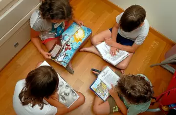 Regalar libros en Navidad: los mejores títulos para niños de todas las edades