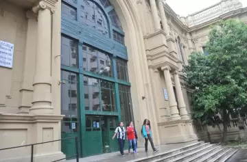 Violencia en Córdoba: un ataque en colegio preocupa a todos