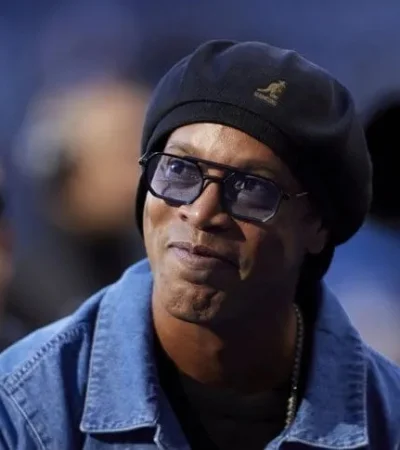Ronaldinho recibió críticas en redes sociales