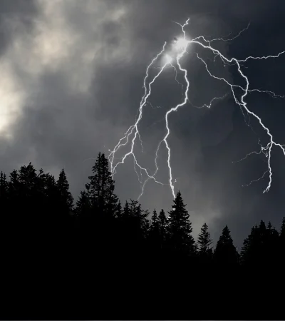 Las tormentas continúan en la madrugada y mañana vuelve el calor