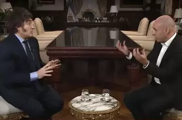 Milei afirmó que "la pobreza bajó 11 puntos" y que el salario básico "está en US$1.100"