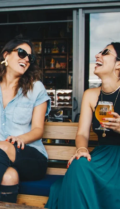 Eran amigas, pero gracias a un ADN determinó que son hermanas.