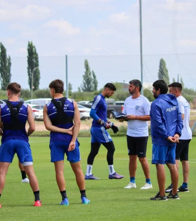El Tomba recibe a Vélez, líder de la Liga Profesional.