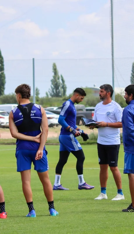 El Tomba recibe a Vélez, líder de la Liga Profesional.