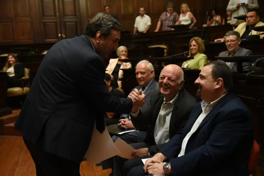 "Debemos ponernos de acuerdo en trabajar temas puntuales para la región" (G. Vicchi)