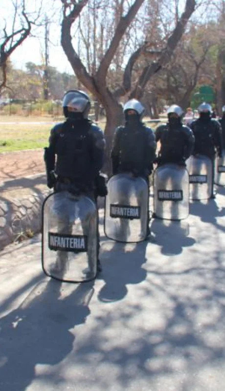 La Policía de Mendoza prepara un gran operativo para los partidos del domingo y lunes próximo.