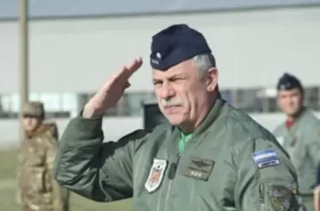 Destitución de Mengo: los contratos millonarios que sacuden a la Fuerza Aérea