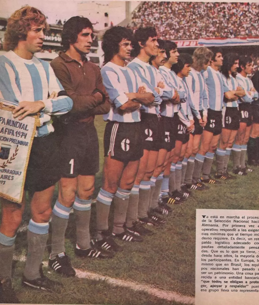 En la cancha de Boca por las eliminatorias al Mundial 74
