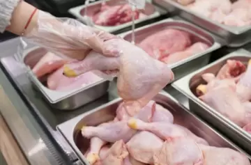 Por primera vez, el pollo desplaza a la carne vacuna en Argentina