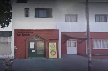 Batalla campal en un acto de un jardín de infantes por un auto mal estacionado