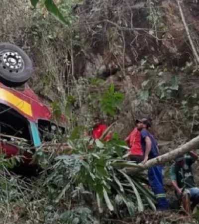 El colectivo salió de la carretera a raíz de un problema mecánico.