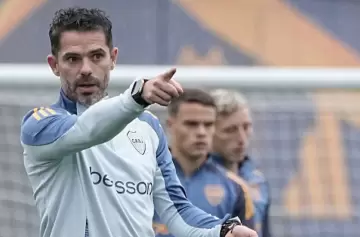 Gago analiza qué equipo poner ante Vélez