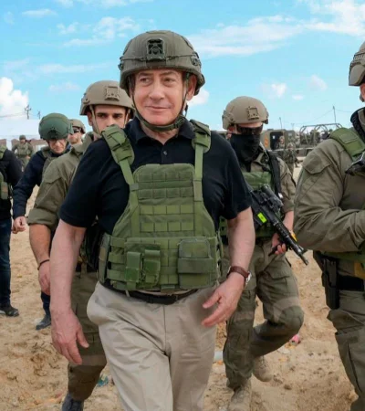 El premier israelí debe dar su visto bueno... en un contexto de contantes presiones de las potencias occidentales.