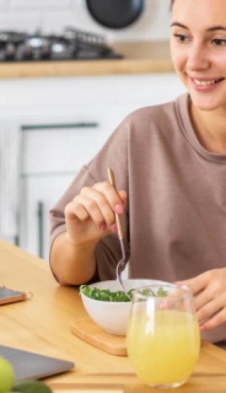 No se trata de un ayuno prolongado sino de interrumpir la frecuencia de las ingestas y, así, movilizar y quemar las grasas acumuladas.