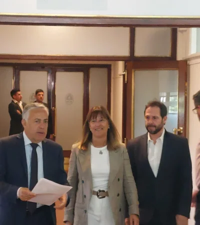 Gobernador de Mendoza junto a  la titular de la Cámara Laboral de la Primera Circunscripción, Norma Llatser.