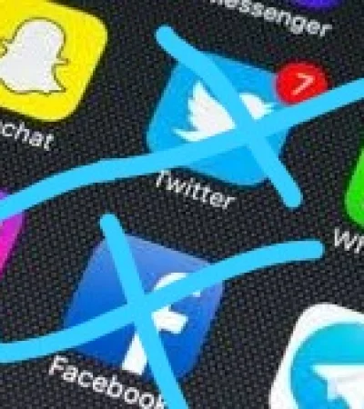 Le bloquearon las redes sociales por no cumplir la cuota alimentaria.