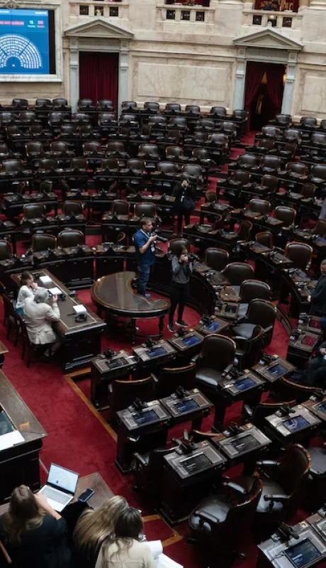 "Hace años que la dirigencia está cuestionada, y defiende al sindicalismo argentino. No han llevado a buen puerto a los trabajadores" (V. Razzini)