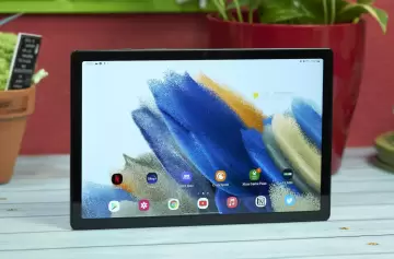 Comprar acá o mandar a traer del exterior: ¿qué conviene más?