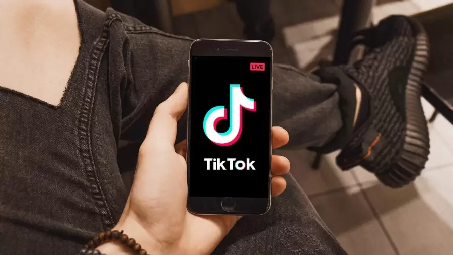 Jóvenes y Tik Tok