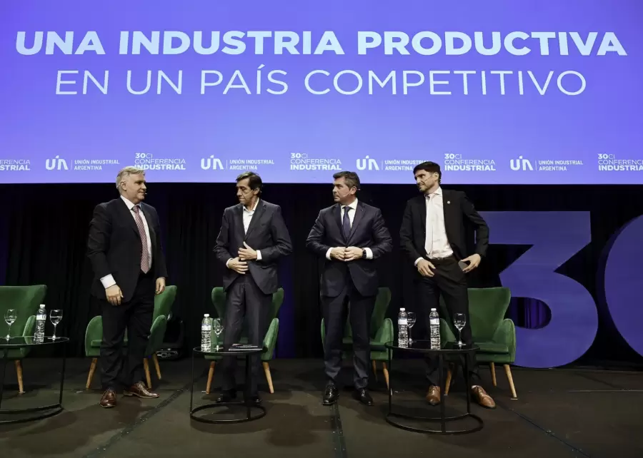 Gobernadores en la UIA.