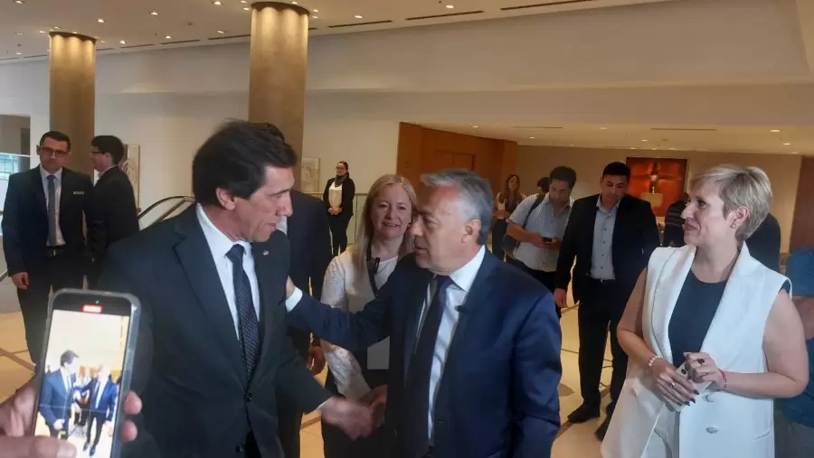 Gobernador de Jujuy, Carlos Sadir, y gobernador de Mendoza, Alfredo Cornejo.