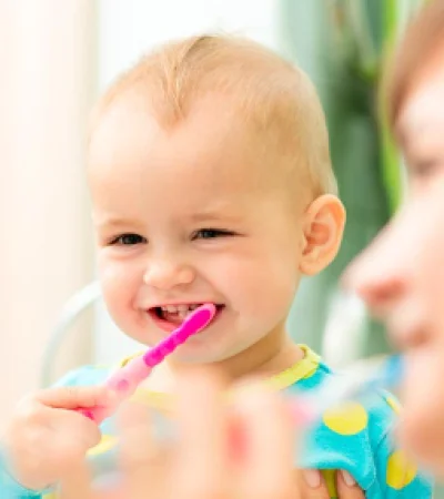 La preocupación por la salud bucodental del bebé comienza desde que este nace.