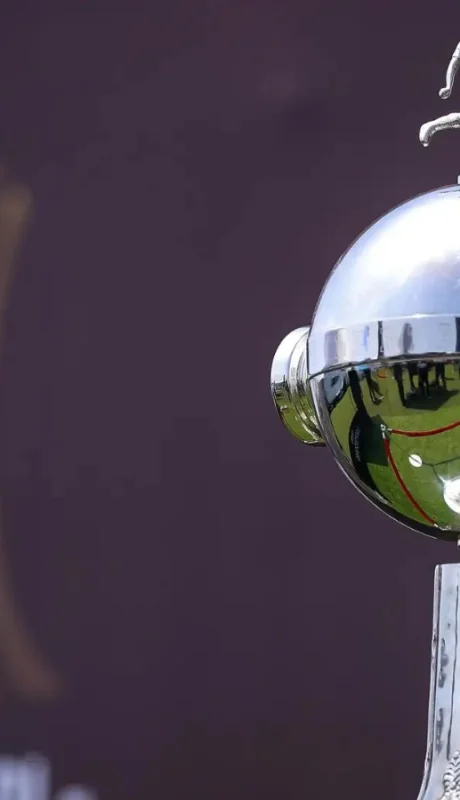 Conmebol actualiza el trofeo de la Libertadores.