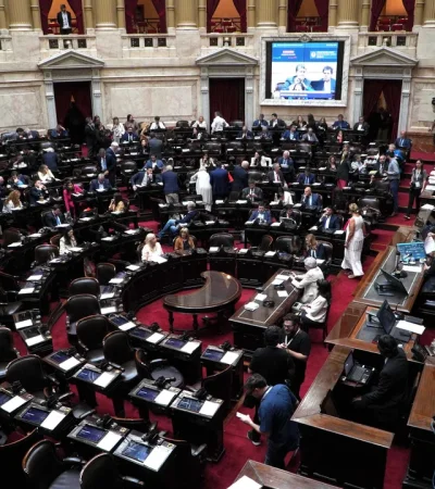 Diputados con la mayoría de las bancas vacías