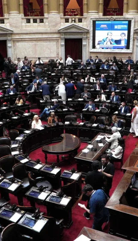 Diputados con la mayoría de las bancas vacías