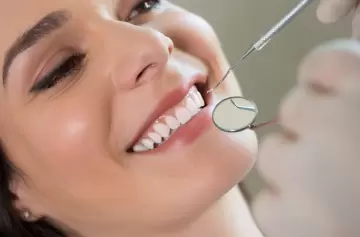 La mezcla mágica, casera y definitiva para quitar el sarro de los dientes