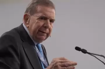 González Urrutia denunció 120 horas seguidas de asedio a la embajada argentina