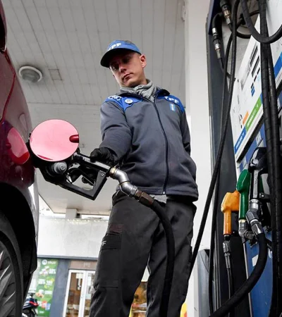 El domingo aumenta la nafta.