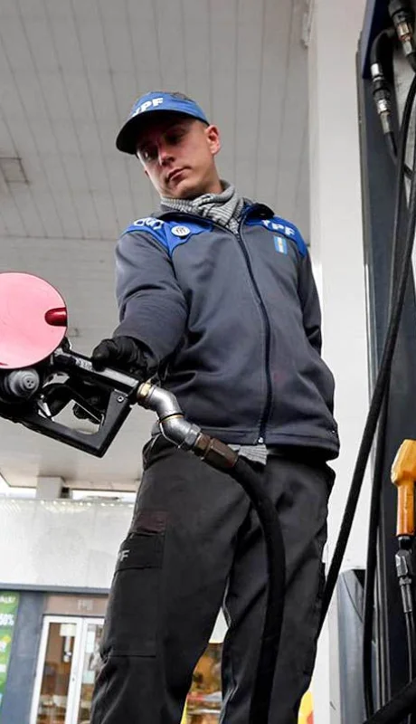 El domingo aumenta la nafta.