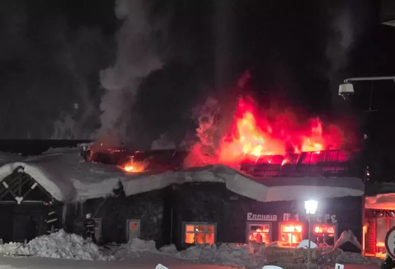 Incendio que arrasó con la Escuela 164 de Caviahue en la provincia de Neuquén en junio pasado.