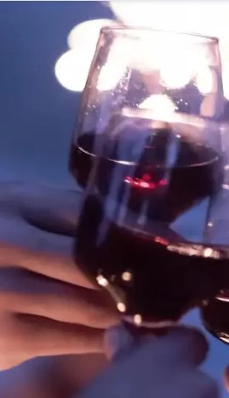 Parece que el 2025 vendrá con menos vino en las mesas del mundo.